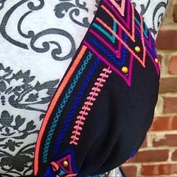 Black Color Embroidered Accent Spaghetti Strap Pink Lined String Bikini Top (M) - Picture 4 of 8